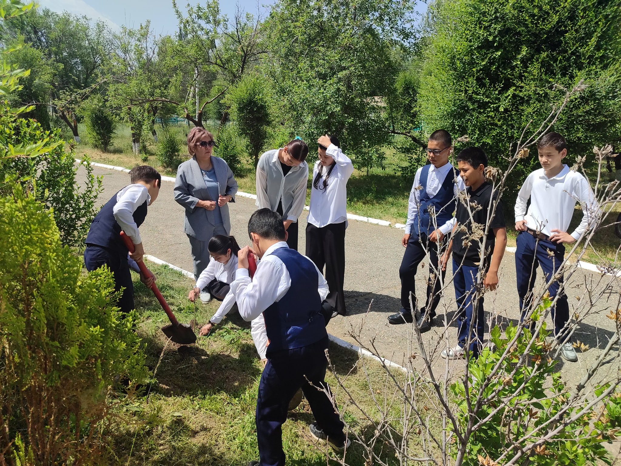 🔰 ӘКЕМ - ТІРЕГІМ, АНАМ - ЖҮРЕГІМ